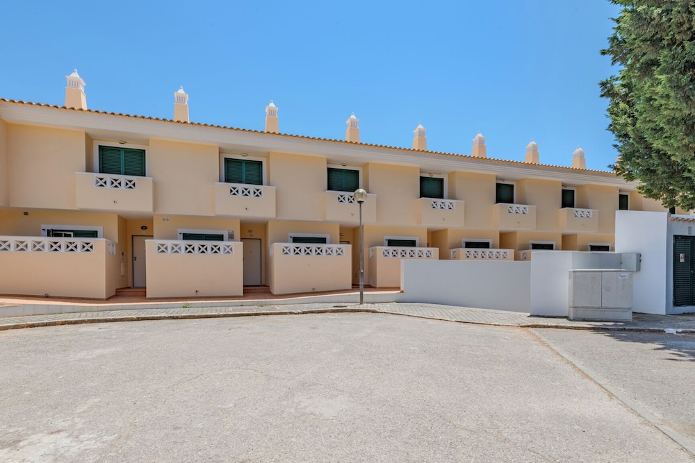 Sao Rafael TownHouse with Pool