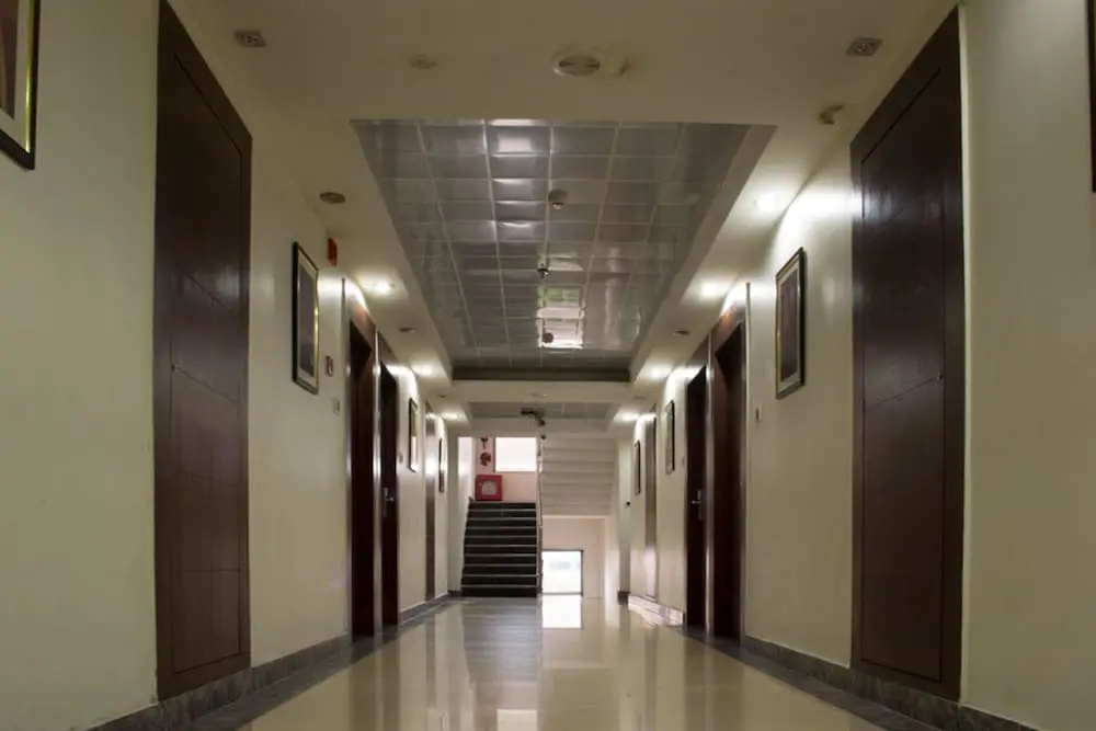 Lobby & Reception