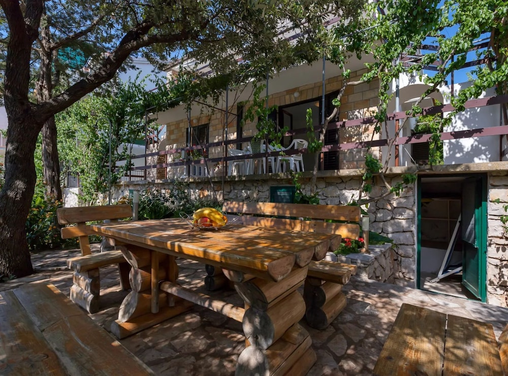 Seaside Retreat- Villa Ruža, Hvar Island