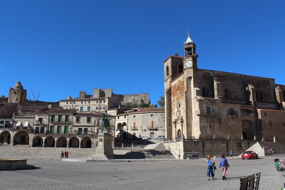 Alojamientos Plaza Mayor image