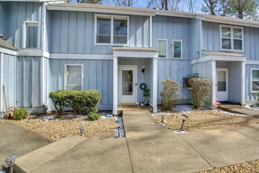 Walk to Lake & Pool: Hot Springs Village Getaway