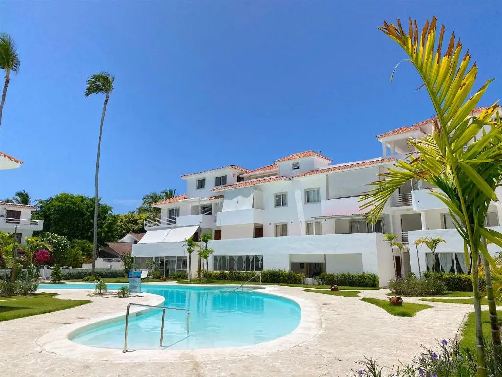 LOS CORALES VILLAS and SUITES - BEACH CLUB, SPA, RESTAURANTS