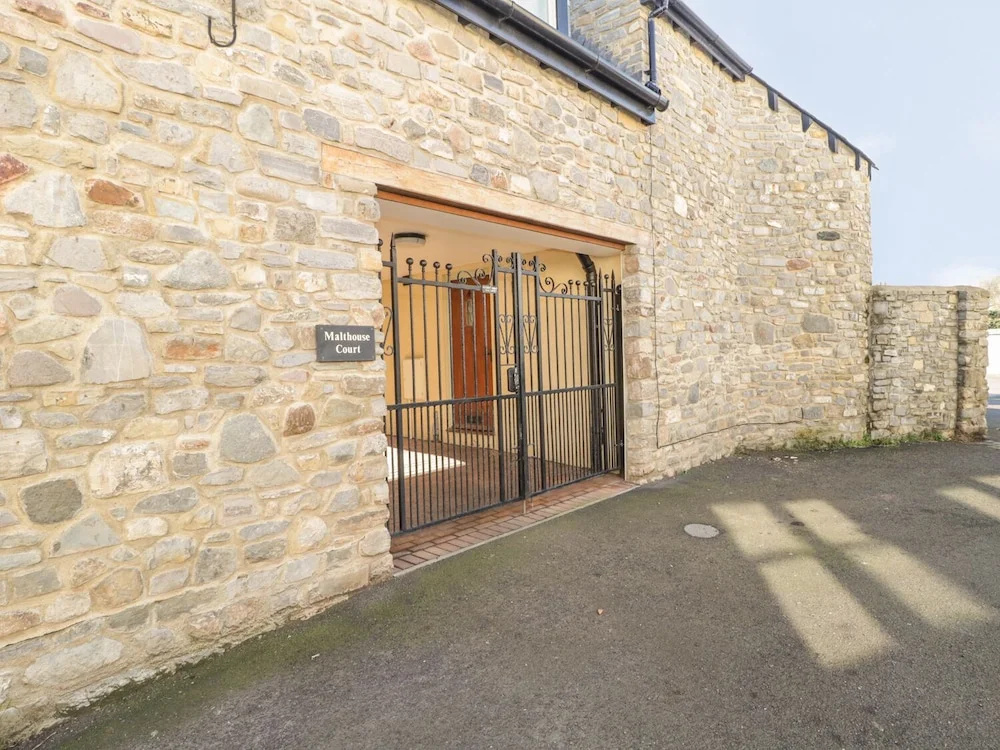 6 Malthouse Court
