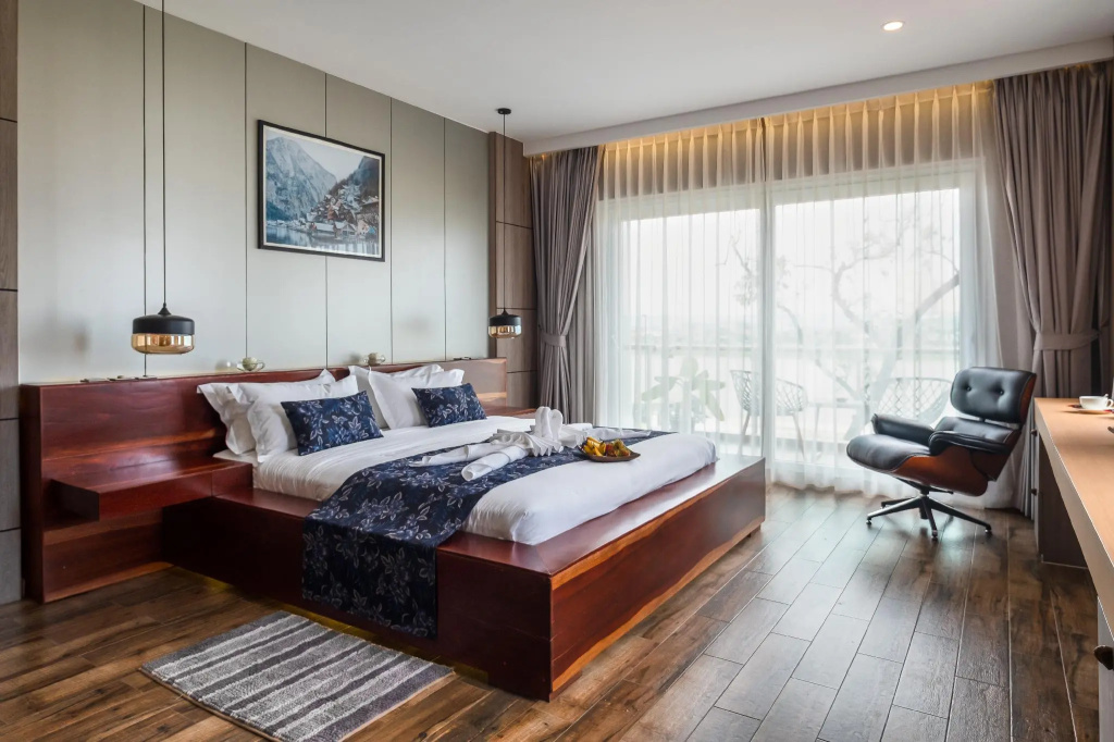 Deluxe Double room (full double bed)