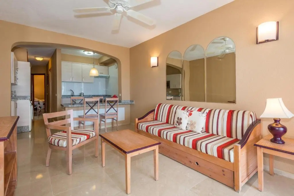 2 Bedrooms Apartment