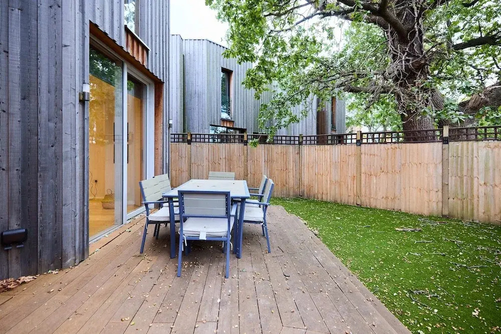 Mill Hill Mews Home with Garden