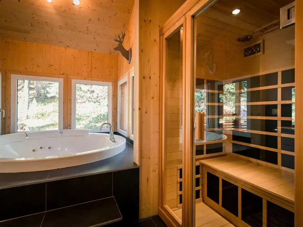 Amazing Chalet With Infrared Sauna