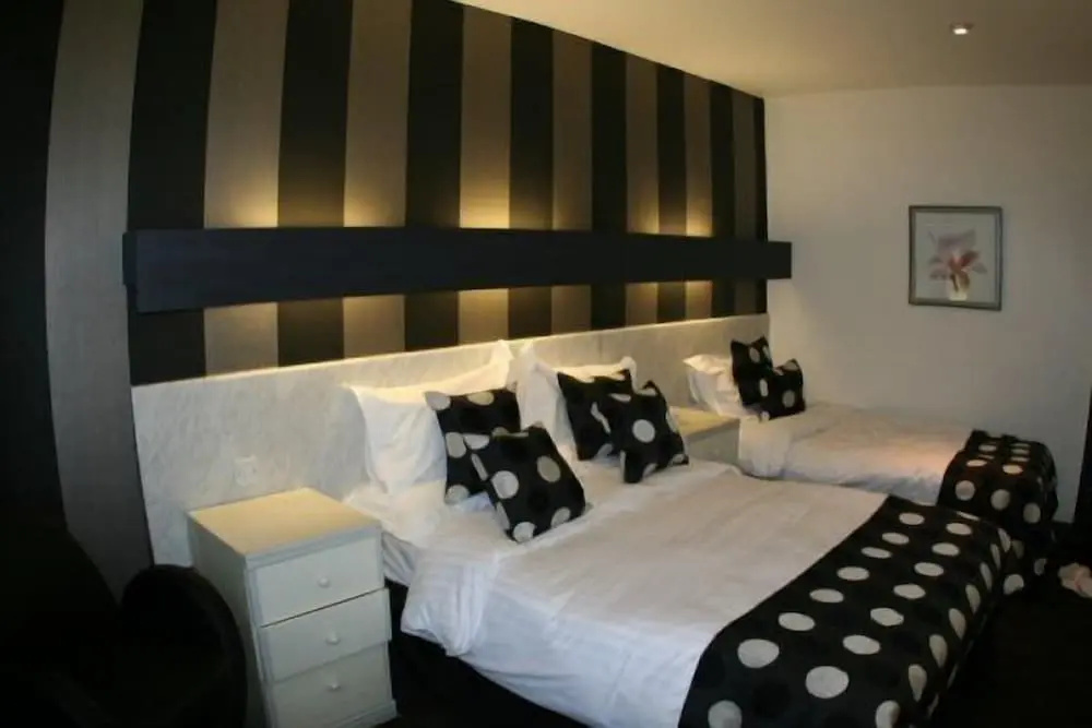 Inn On The Prom Hotel — 6