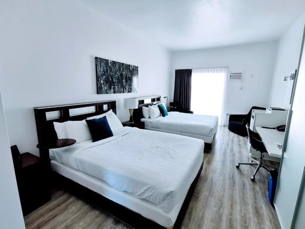 Deluxe Double room with balcony (full double bed)