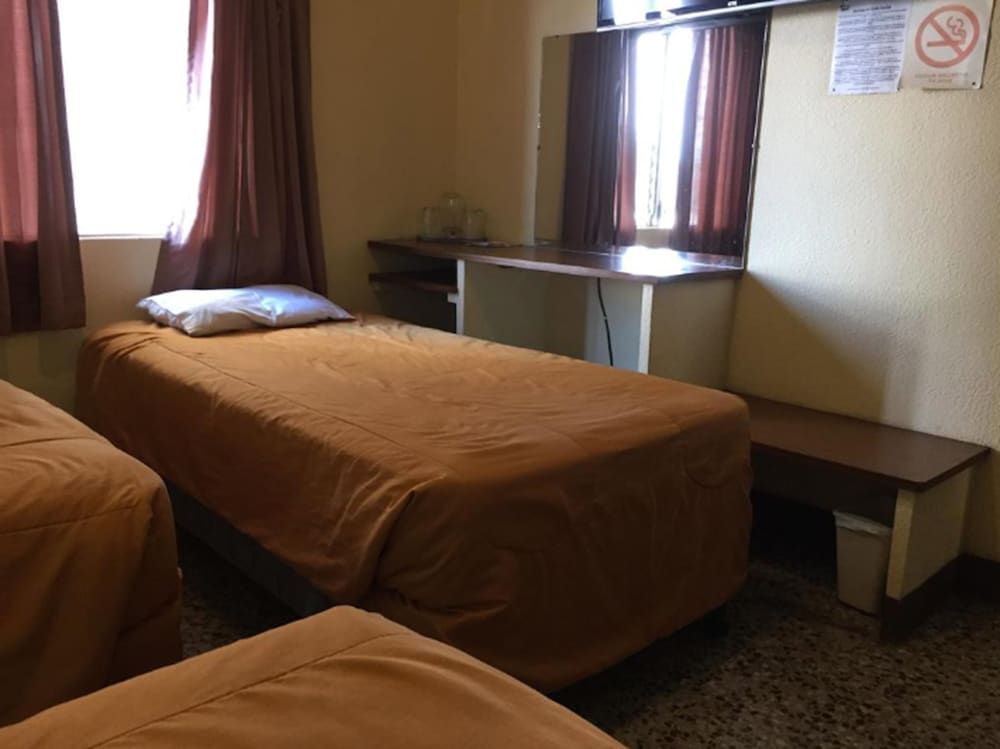 Hotel Sevilla by null