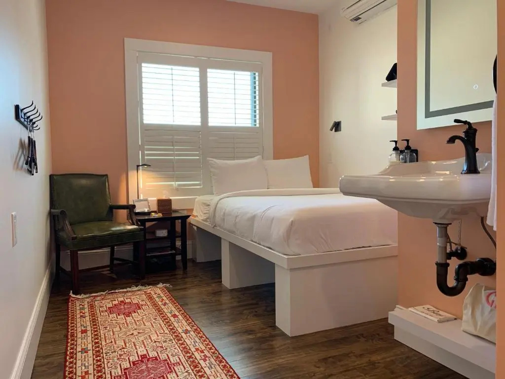 Standard Double room (full double bed)