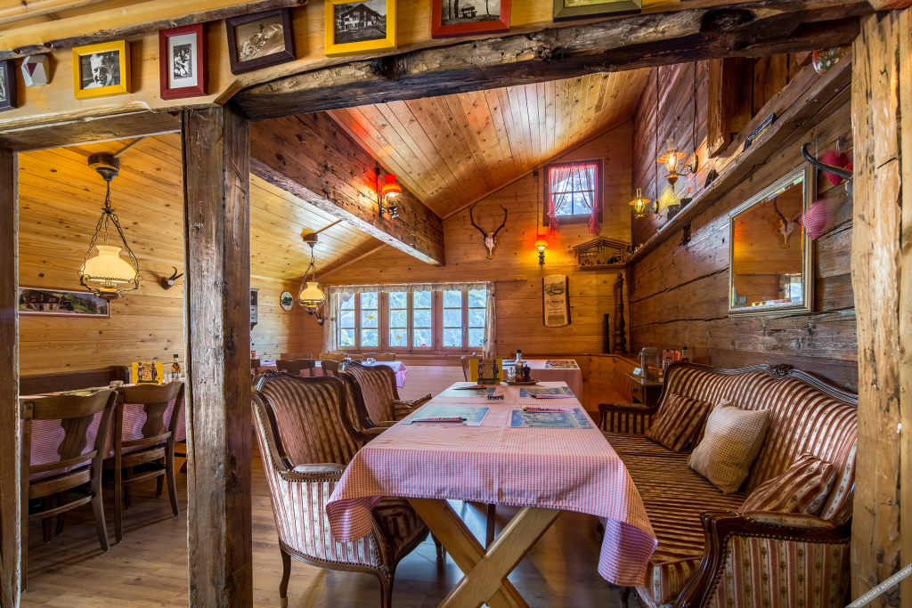 Mountain Hostel Gimmelwald by null