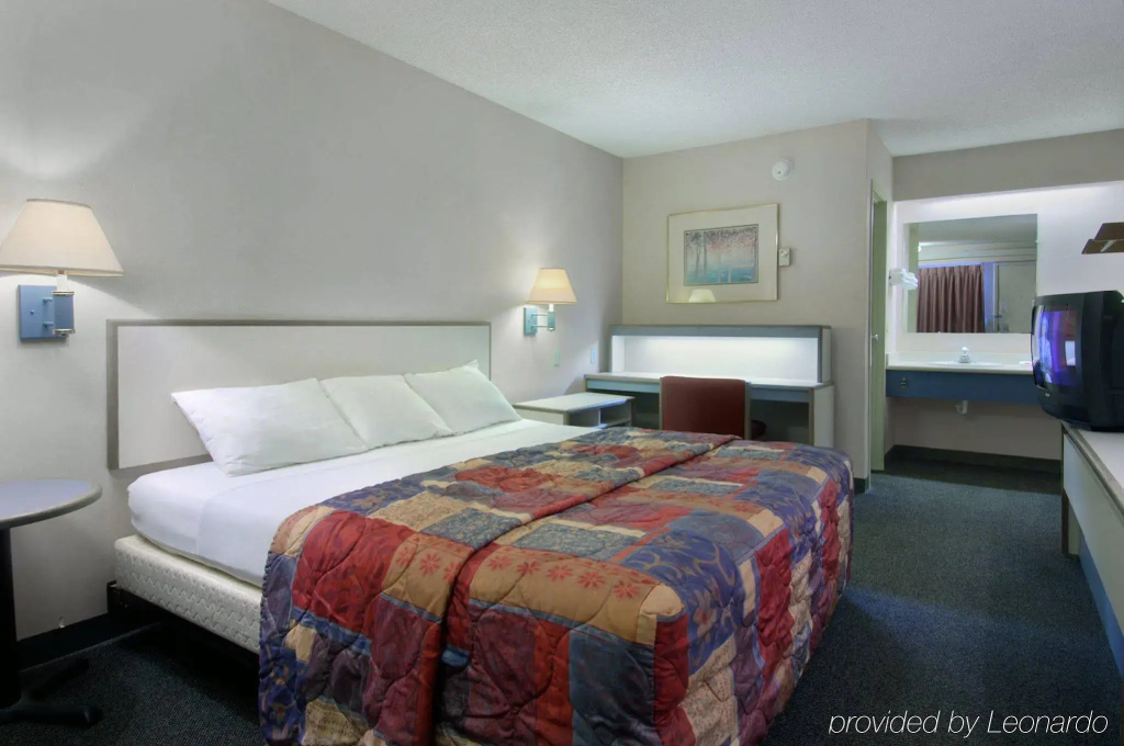 Red Roof Inn PLUS+ Nashville North - Goodlettsville - фото 34