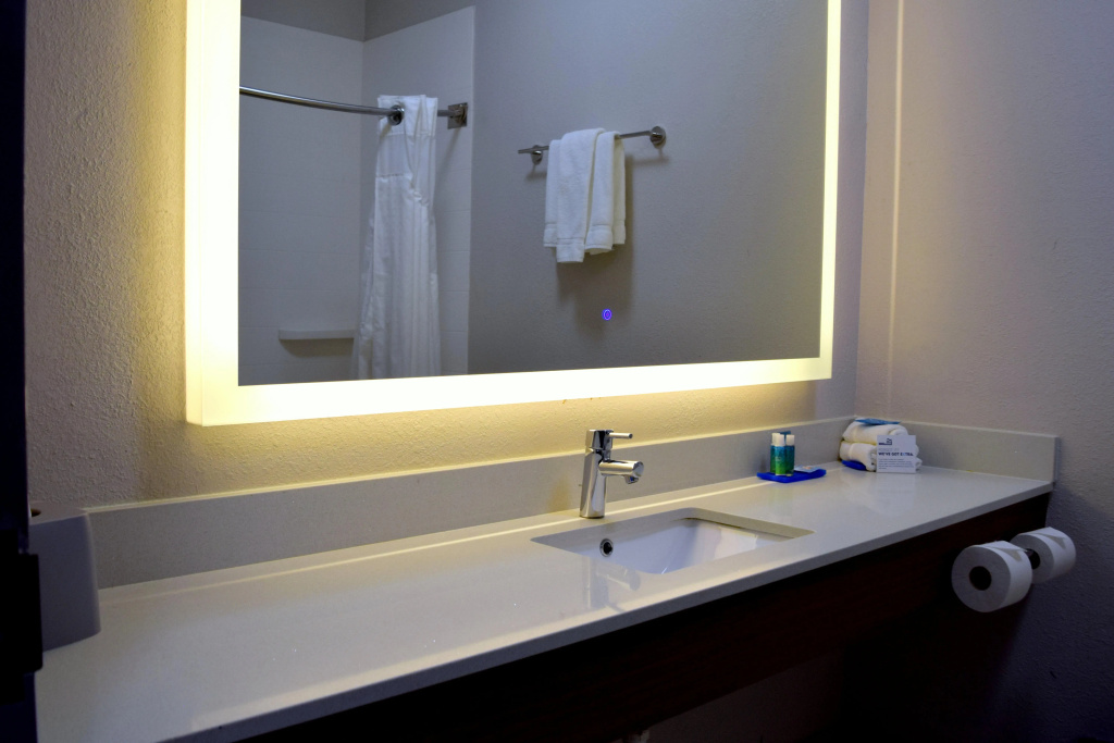 Holiday Inn Express & Suites Batesville by IHG - фото 9
