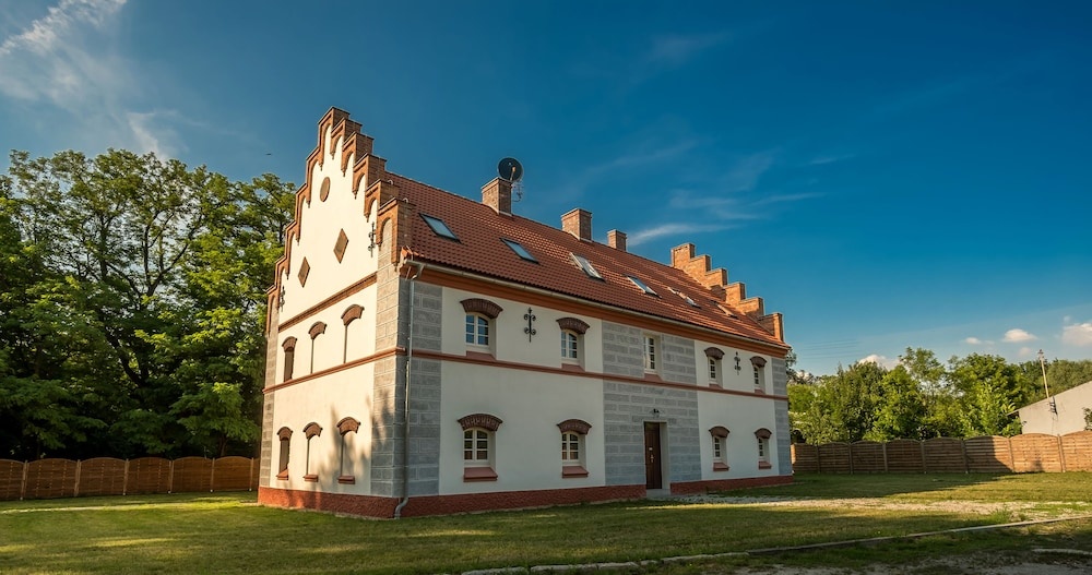 Oficyna przy Pałacu Krobielowice