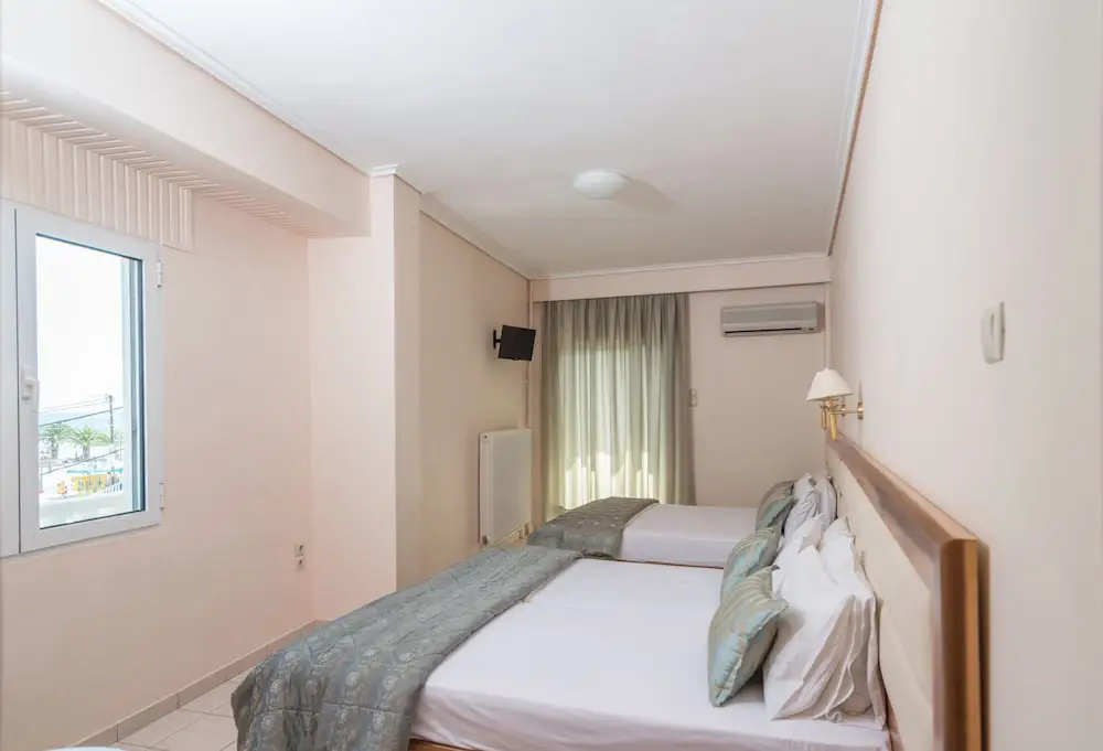 Standard Triple room with balcony