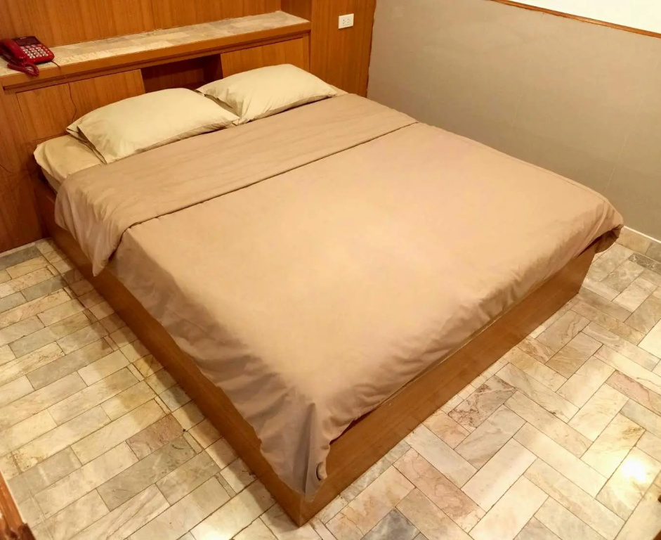 Standard Double room (full double bed)