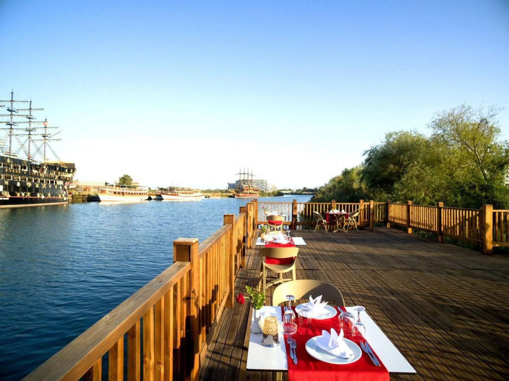 Beach & Waterfront
