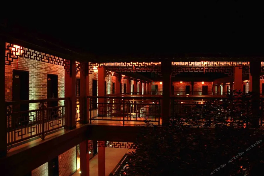 He Zhou Huang Yao Jiu Hu Shan Hotel