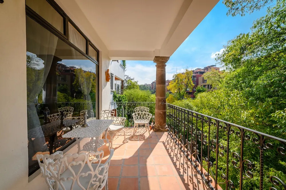Charming Villas by Casa Holistic B&B