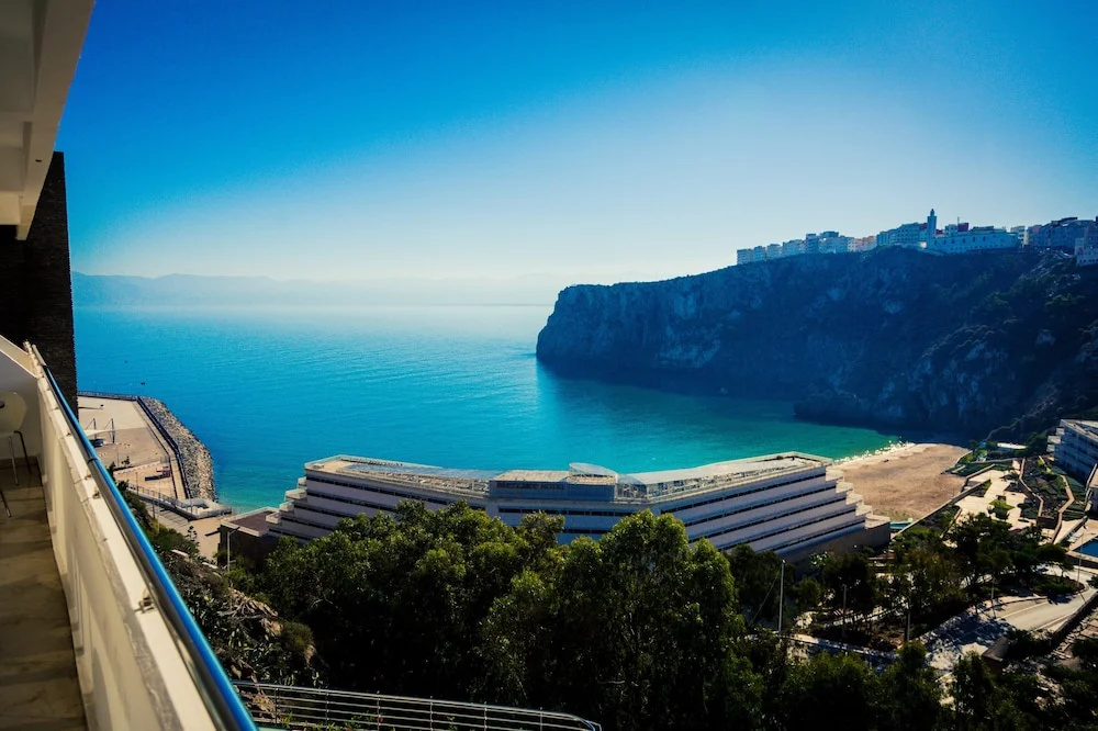 Beach & Waterfront