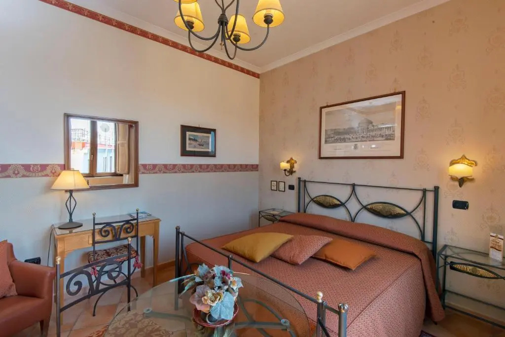 Standard Double room (full double bed)