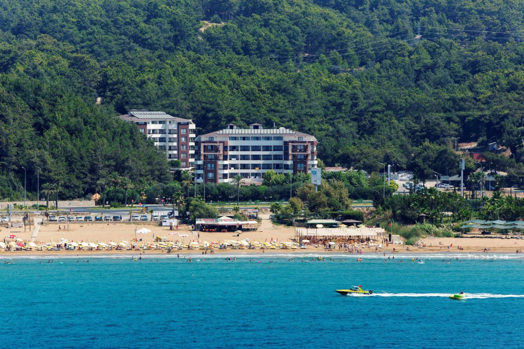 Beach & Waterfront