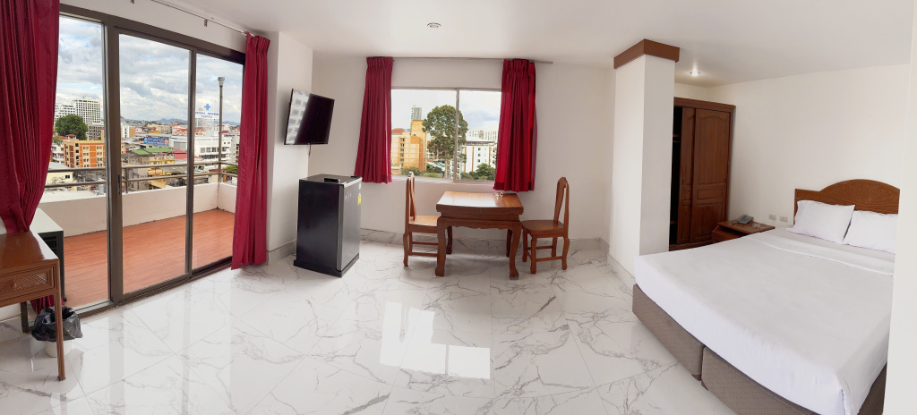 Highfive Hotel — 3