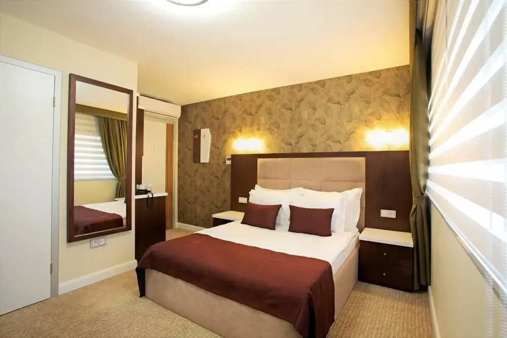 Standard Double room with balcony (full double bed)