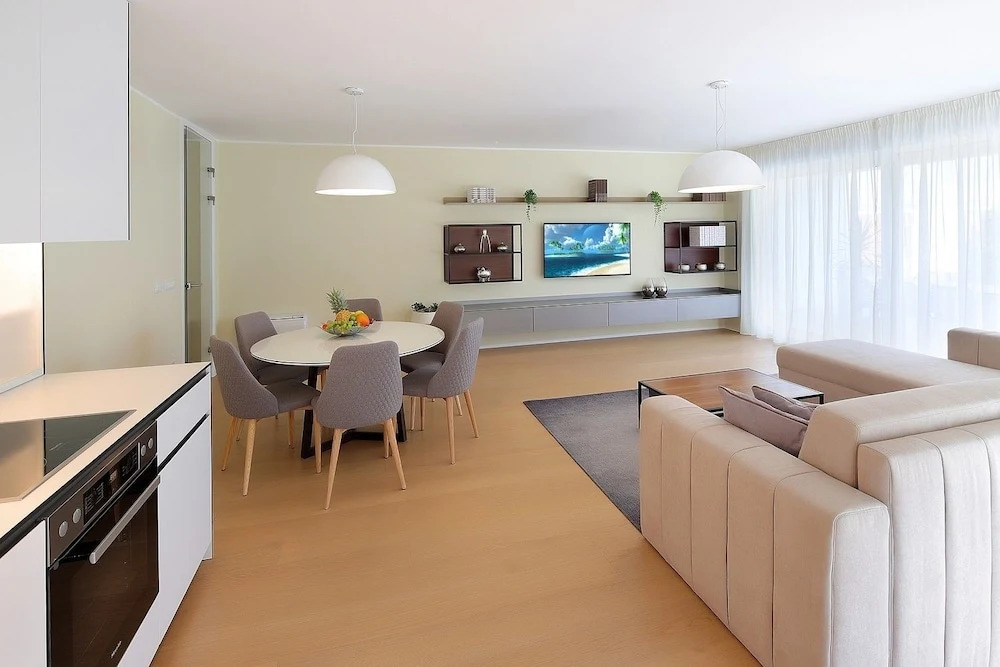 New Apartment with Swimming Pool - фото 15