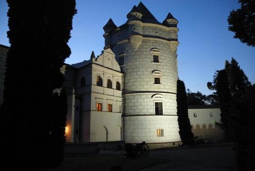 Zamek w Krasiczynie | Hotel | Restauracja Renesansowa | Cukiernia Zamkowa image