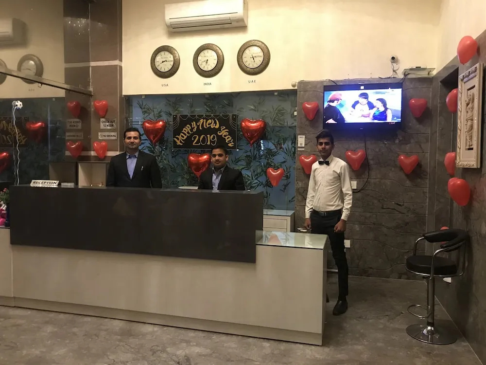 Lobby & Reception