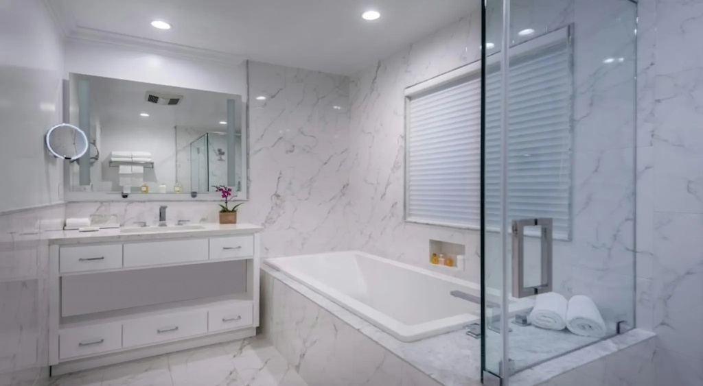 Beverly Hills Plaza Hotel & Spa - Général