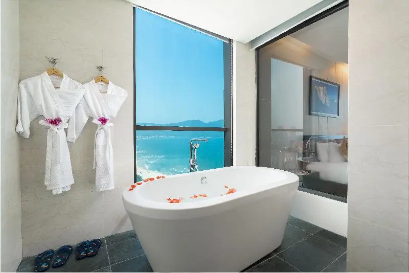 Premier deluxe Double room (full double bed)