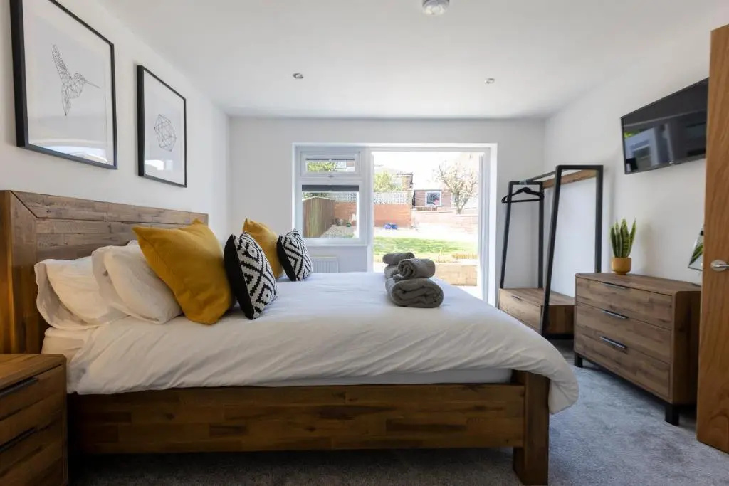 2 Bedrooms Bungalow