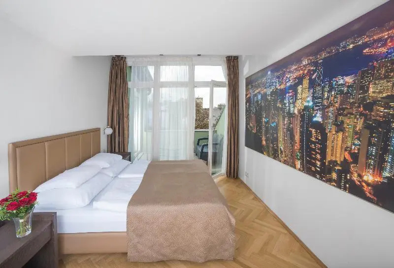 Quadruple Suite