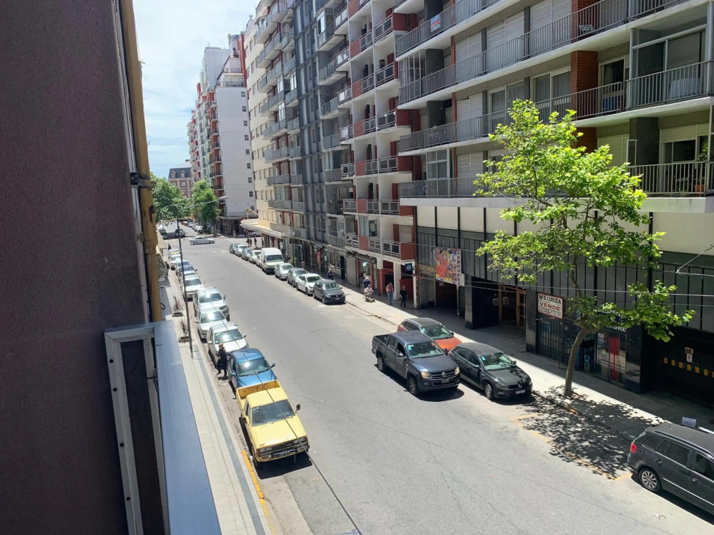 Hermoso departamento a la calle a 300 mts del mar