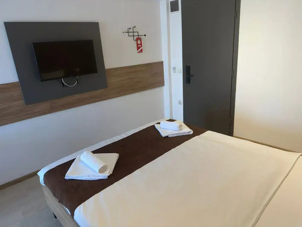 Classic Double room (full double bed)