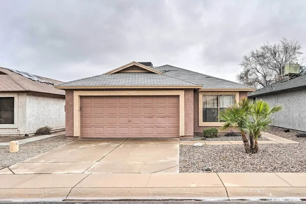 2 Mi to Sports Complex: Peoria Home w/ Patio!