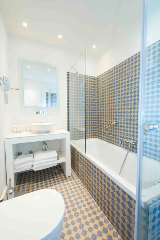 Standard Double room with land view (full double bed)