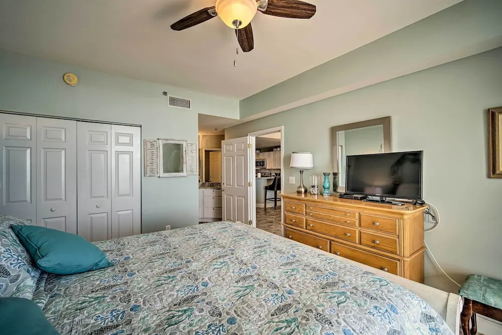 Waterfront Gulf Shores Escape w/ Resort Amenities!