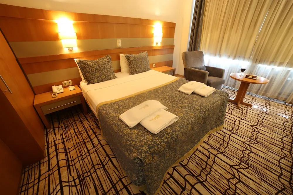 Standard Double room (full double bed)