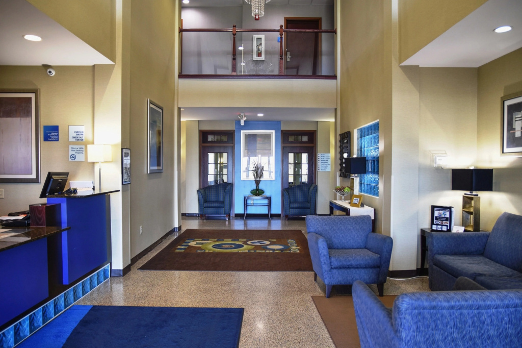 Holiday Inn Express Hotel and Suites St. Charles by IHG - Général