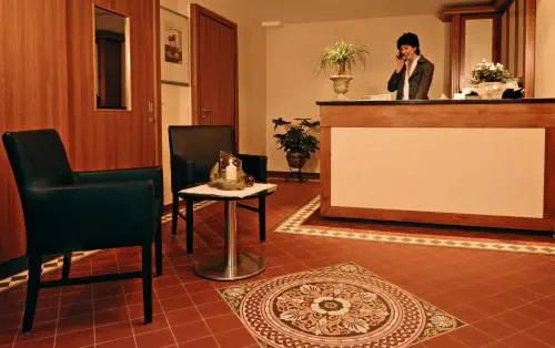 Lobby & Reception
