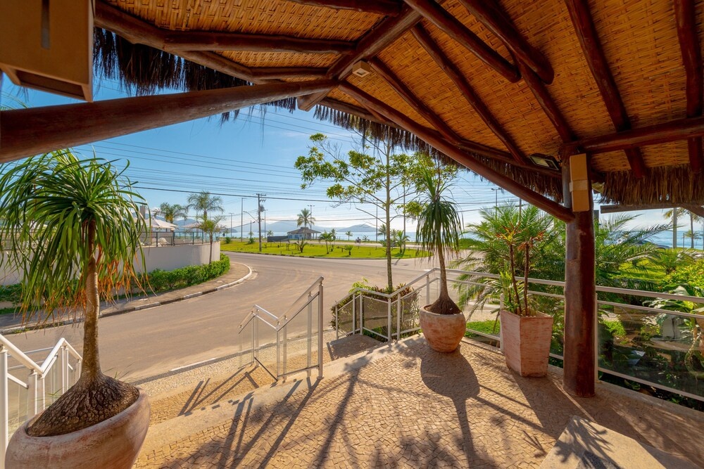 Beach & Waterfront