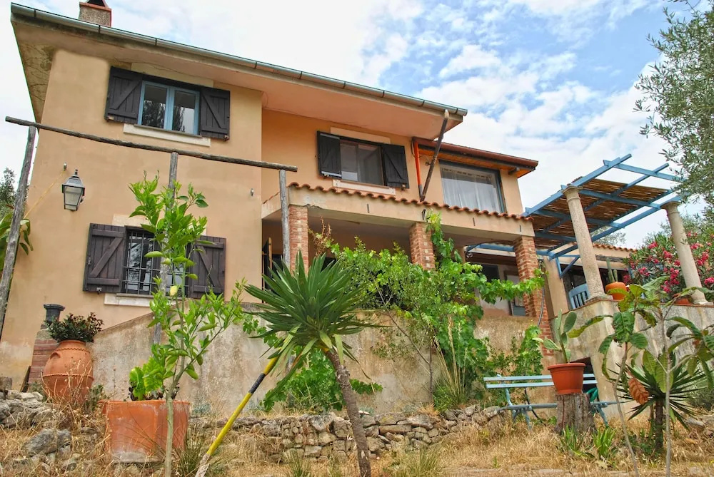 "La Casa Dell'artista Between art and Nature"