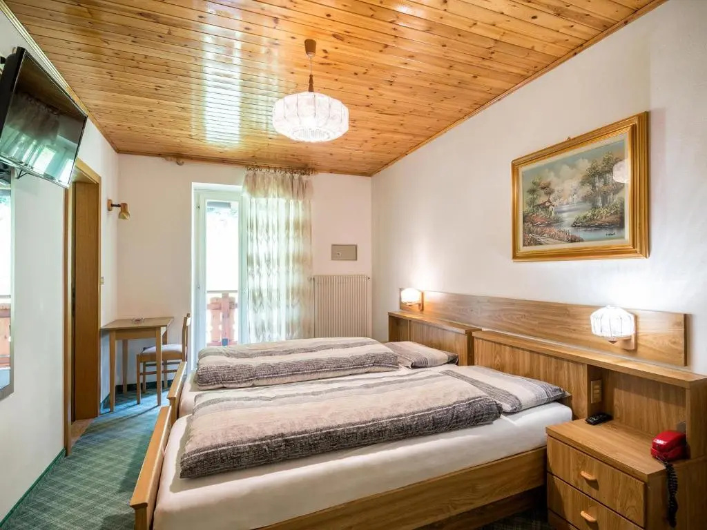 Standard Double room (full double bed)