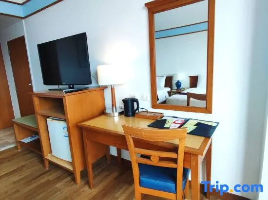 Двухместный номер Deluxe 2 отдельные кровати в Diamond Plaza Hotel Suratthani