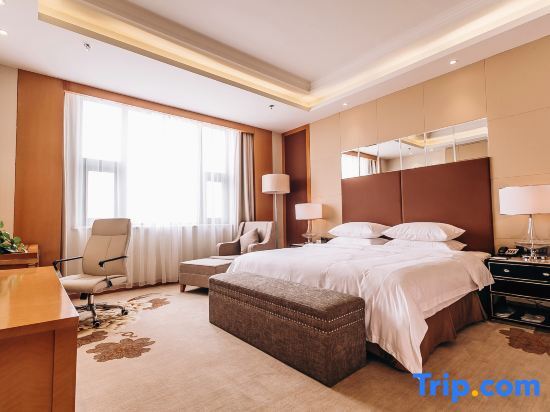 Люкс Deluxe в Zhenhua Xinyue International Hotel