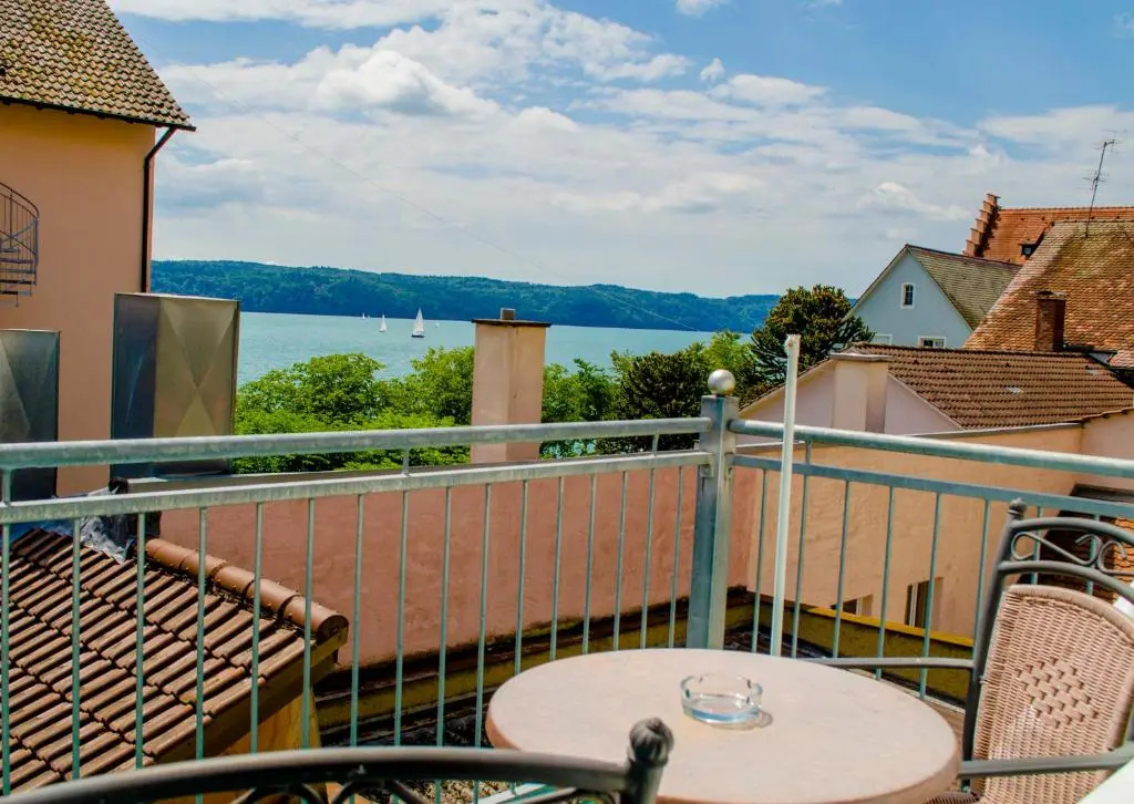 Standard Double room with balcony and with partial view (full double bed)